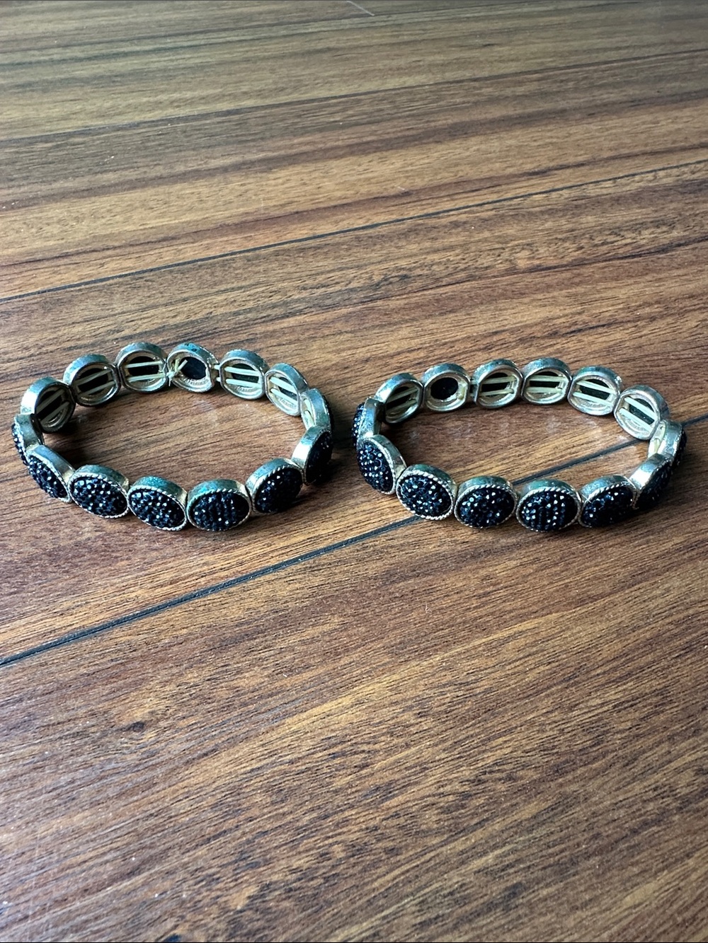 🟡🟡EUC Vintage-Inspired Gold & Black Stretch Bracelet - Women's Jewelry🟡🟡